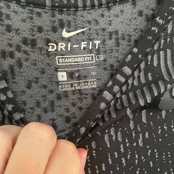 Nike Dri-fit shirt - Picture 3 of 5